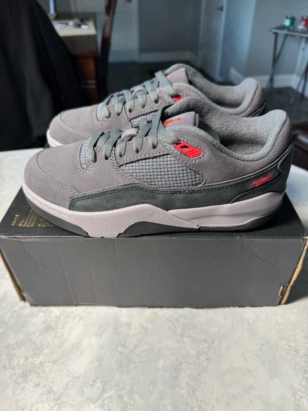 Jordan Flight Court Black Dark Grey Infrared NEW